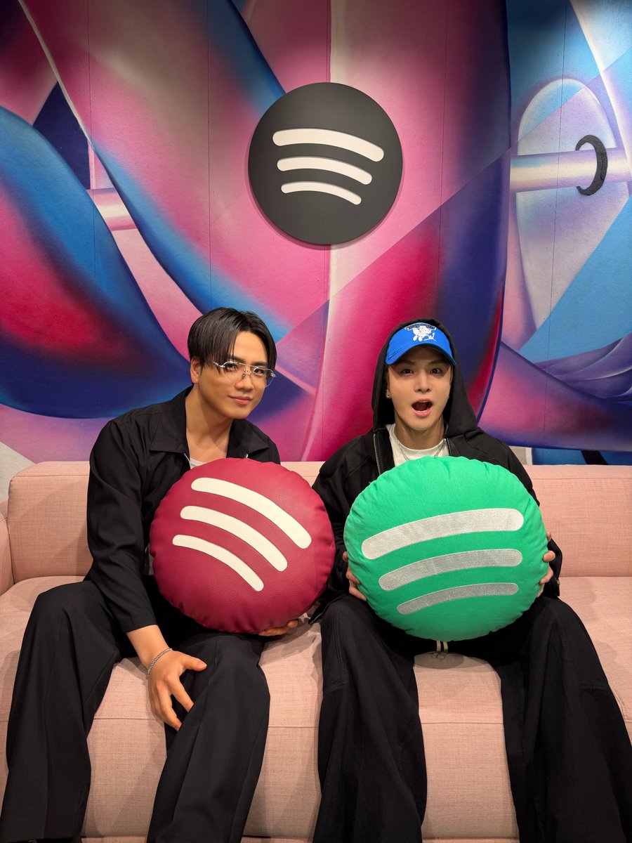 昨日は#Spotify リスニングパーティーにご参加有難うございました🌹
<a href="/SpotifyJP/">Spotify Japan</a>

引き続き"ONE"たくさん聴いてください🎧

open.spotify.com/album/6Vgz3o52…

#三代目JSOULBROTHERS  #JSB3_ONE
#岩田剛典 #ØMI