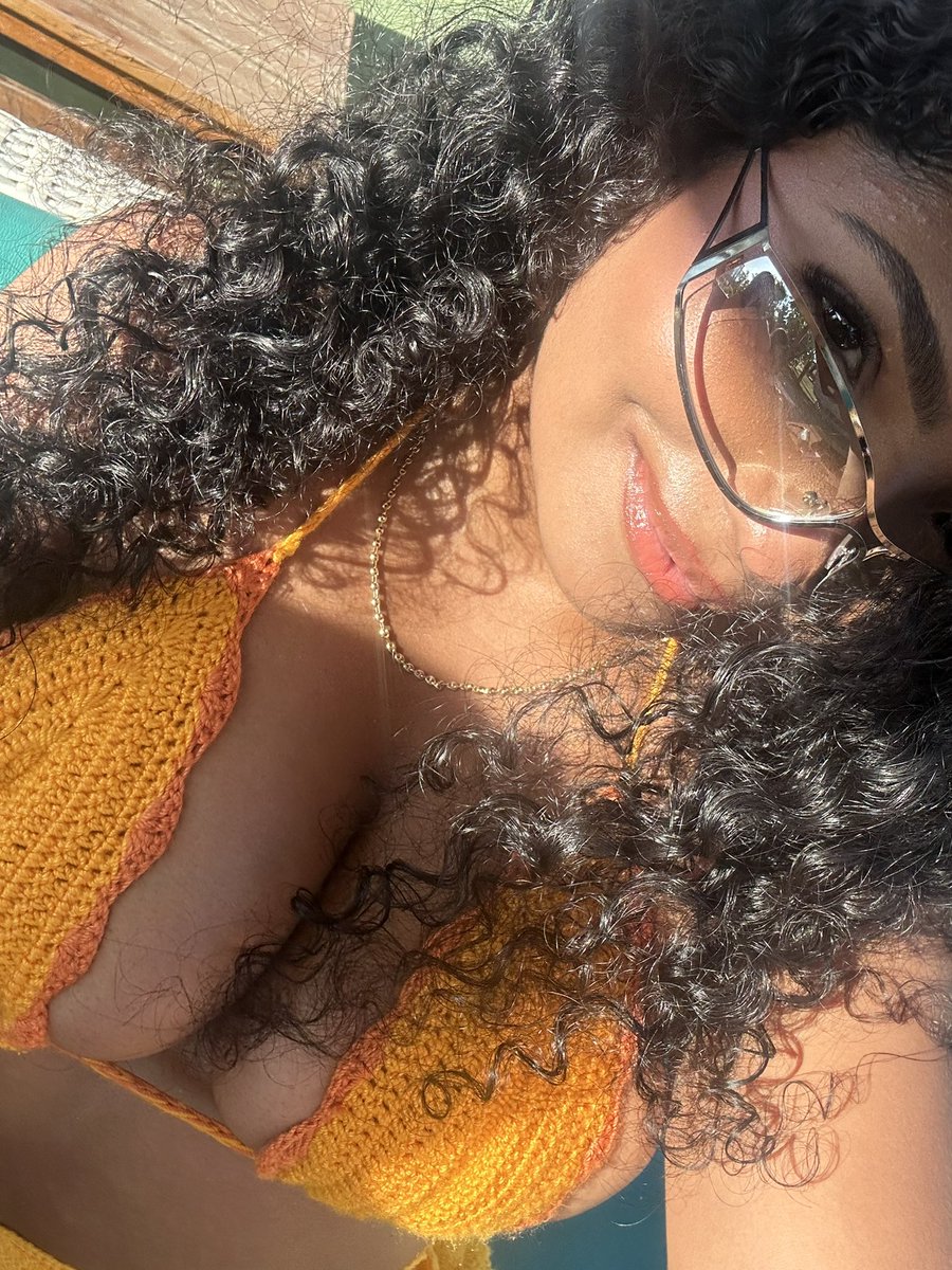 Yelei01's tweet photo. 🧡🌴 https://t.co/3PuEmZibaC