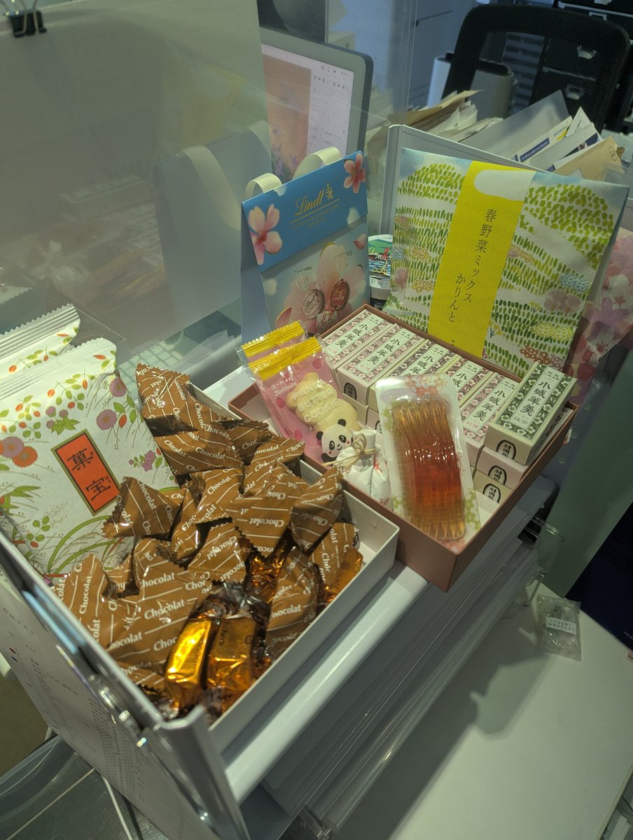 おやつコーナー充実してて幸せ空間🍪☕️💕