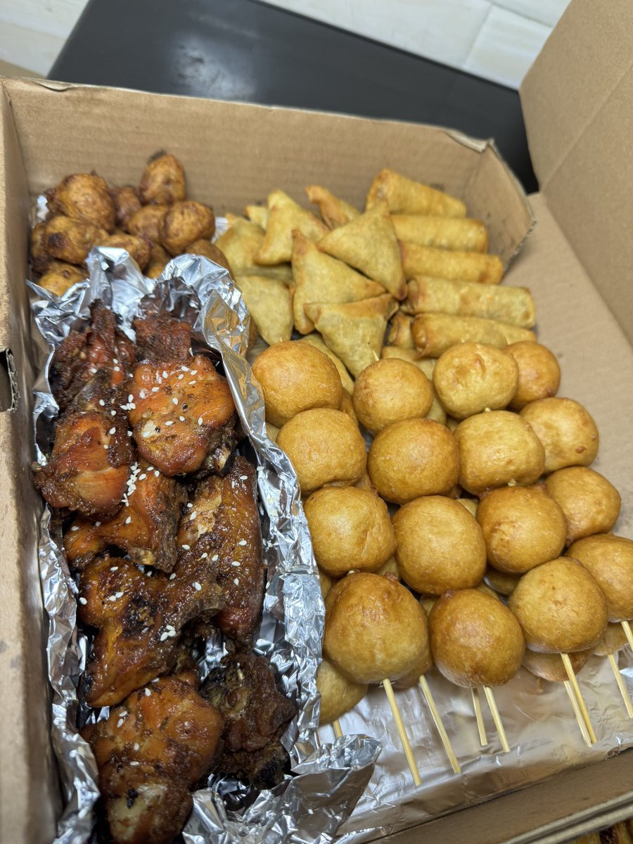Thechopsstation's tweet photo. @nosafk Delicious and tasty smallchops
Price : 27,000
Feeds 5-10 people 
Delivery within the island only. https://t.co/DH0ZZzxllw