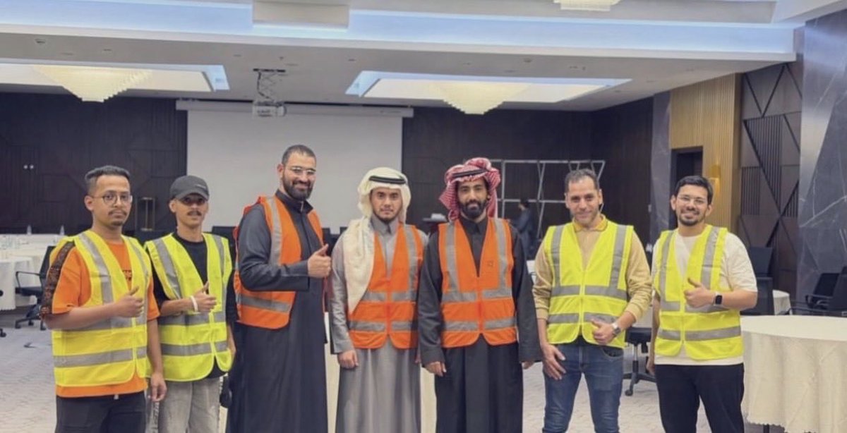 Four sides | أربع جهات tweet media