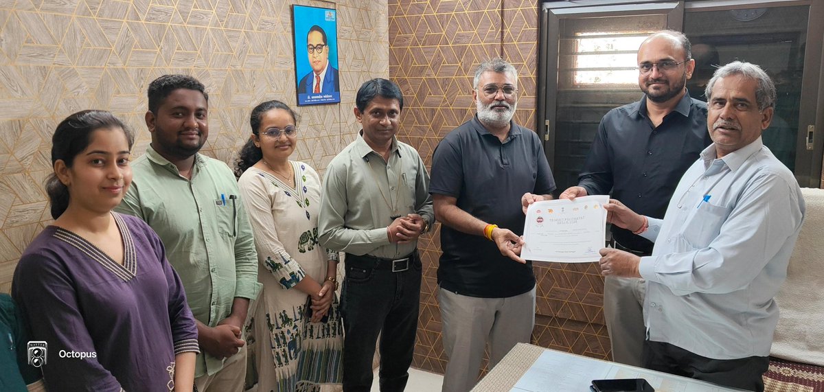 🏆 ટીબી મુક્ત ગ્રામ પંચાયત એવોર્ડ - માળિયા 🏆
આ પ્રસંગે માનનીય મામલતદાર સાહેબ, TDO સાહેબ, THO સાહેબ, મેડિકલ ઓફિસર (ભંડુરી) અને માળિયાના CHO દ્વારા સંયુક્ત રીતે માળિયાના સરપંચશ્રીને પ્રશસ્તિ પત્ર (સર્ટિફિકેટ) એનાયત કરવામાં આવ્યું હતું.<a href="/TeamHealthMalia/">Team Health Malia_Junagadh</a> <a href="/BhanduriPhc/">PHCBhanduri_MaliyaHatina</a> <a href="/NHMGujarat/">NHM Gujarat</a>