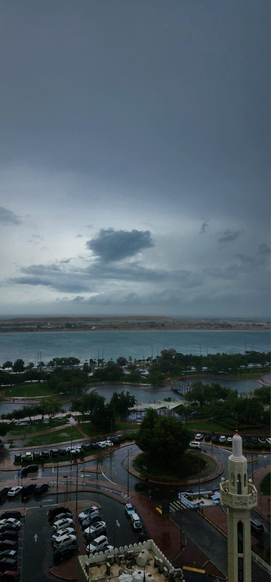 1504Ar's tweet photo. Abu Dhabi in the rain ♡ 
📍 Lake Park https://t.co/JNHmInM0C3