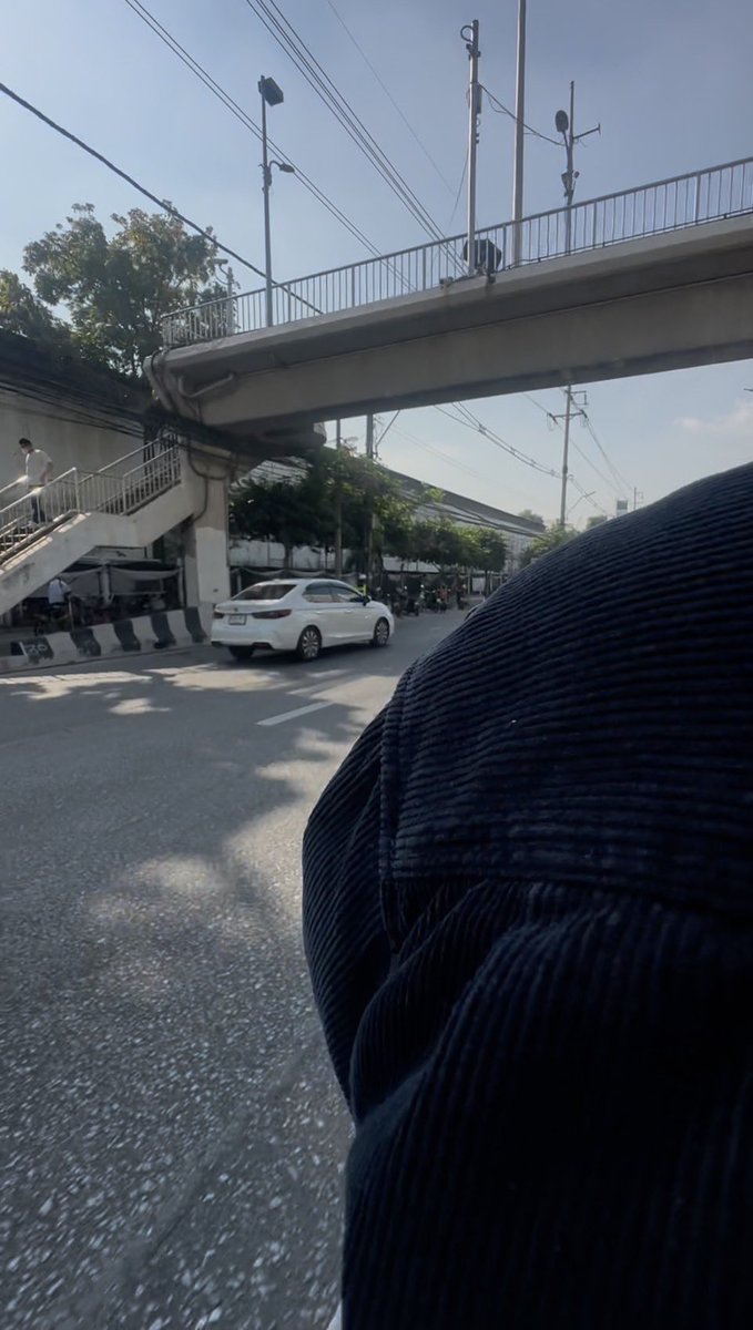 •บาร์จเฉยๆ• tweet media