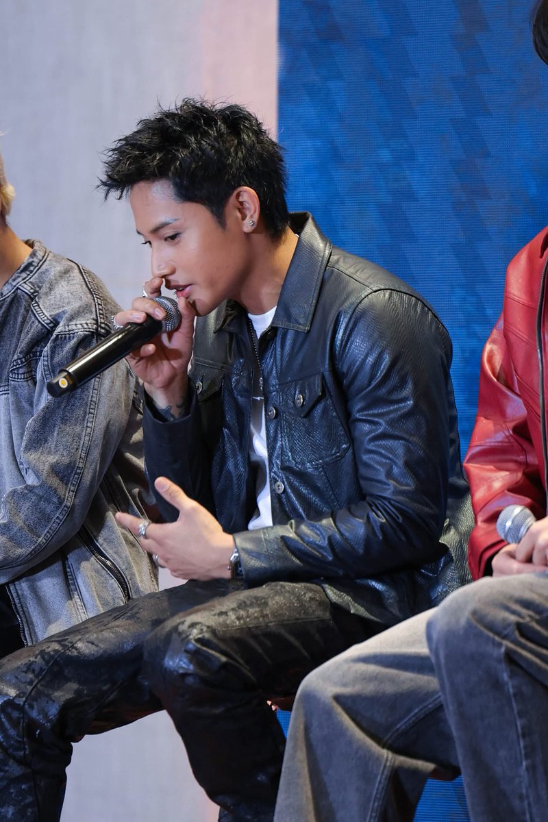 apple 🖤 tweet media