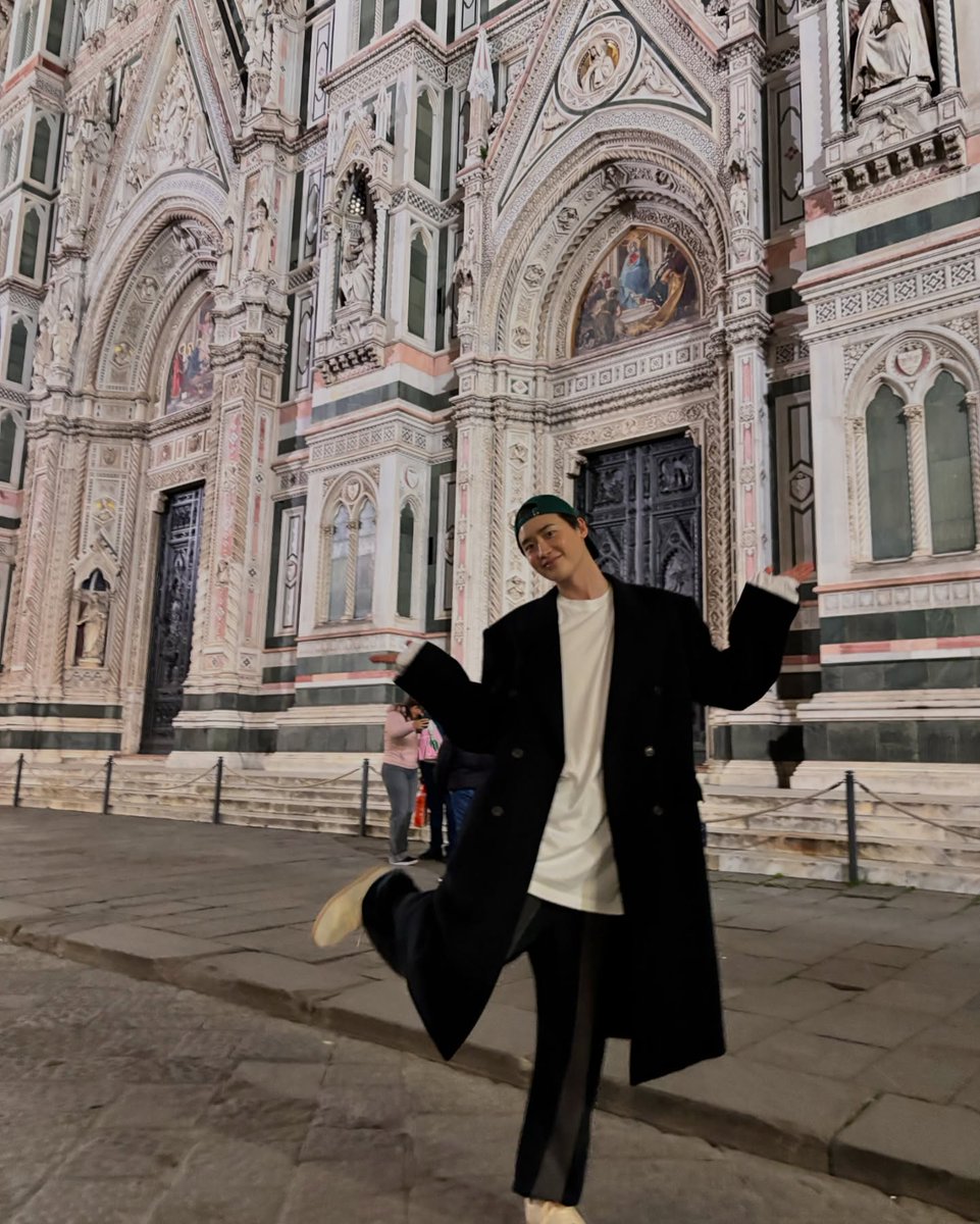 LeeJongSukWorld's tweet photo. 2026.03.24 #이종석 #LeeJongSuk Instagram Update3: 😘 https://t.co/VvD4KYSeUt