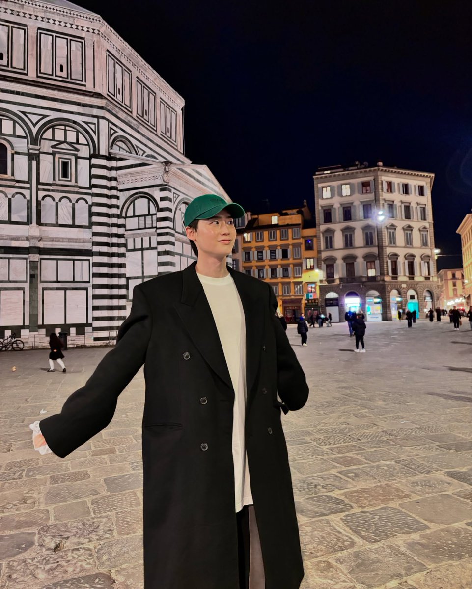 LeeJongSukWorld's tweet photo. 2026.03.24 #이종석 #LeeJongSuk Instagram Update3: 😘 https://t.co/VvD4KYSeUt