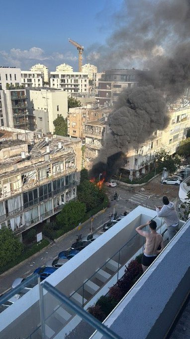 high_hopeful's tweet image. Iranian Ballistic Missile Impact In Tel Aviv