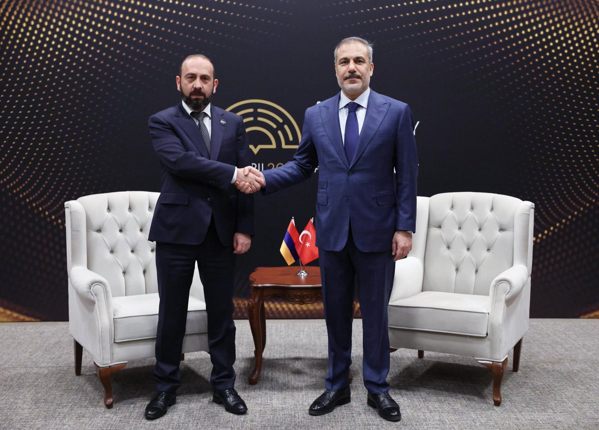 Andrew Hopkins tweet media