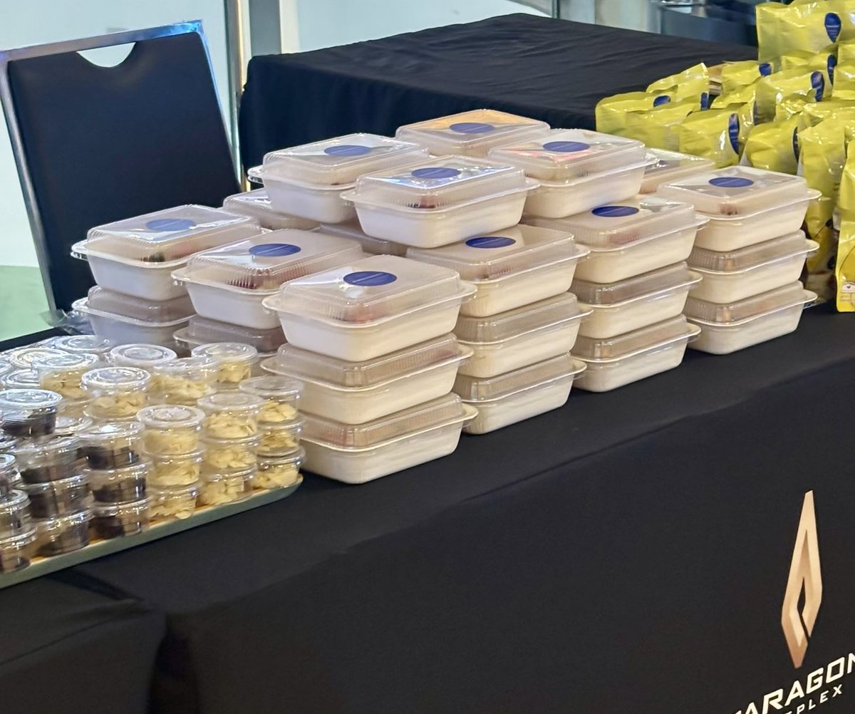 ขอให้หน้าร้านมีแยกซอสแยกผงแบบนี้ได้ม้าย เฮียตู๋ นี่อยากหิ้วมาให้เพื่อนอีทมากเพื่อนติดใจจากงานเกษตรแฟร์  🥺🤲🏻

#เครปในตำนาน