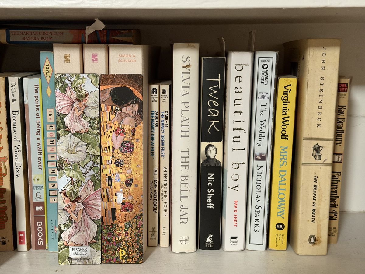 books books books!!!📚☕️🧑‍🏫
