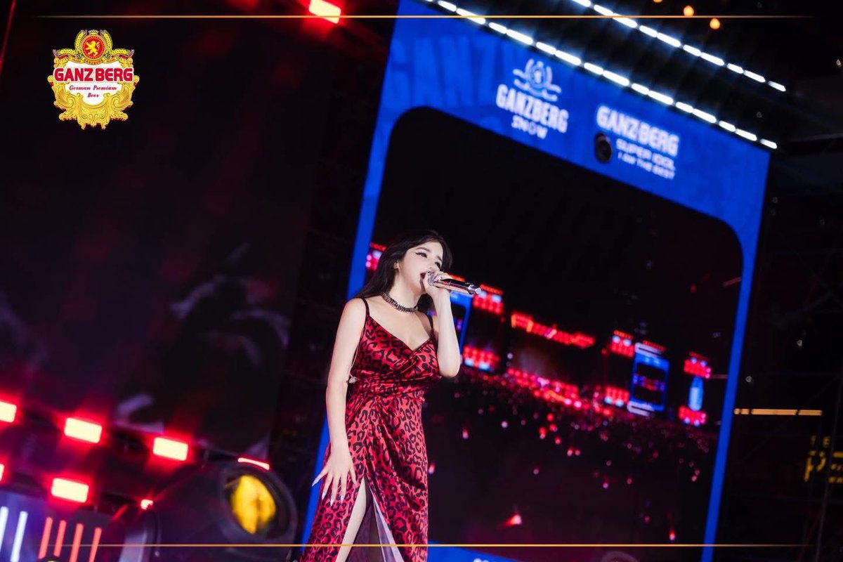 2NE1inPP's tweet image. Happy 42nd Birthday to Park Bom 🎂💚

#PARKBOM
#BOM 
#42SPRINGSWITHBOM
#BOMINBLOOM