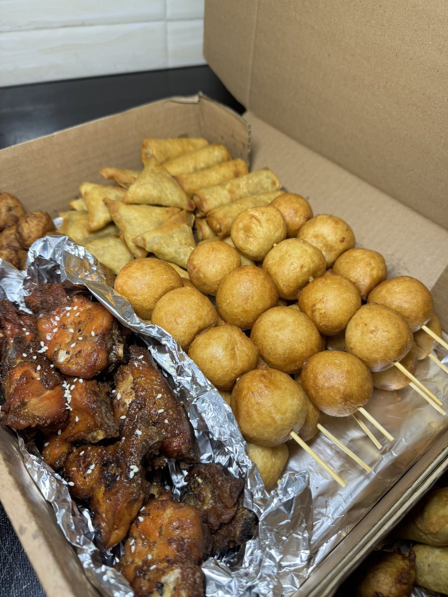Thechopsstation's tweet photo. Good morning, we are open and available to take your order. 
This box is 27,000 , it feeds 5 -10 people. https://t.co/FOpXI7Q7eQ