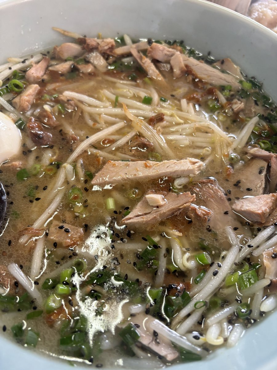 DaisukeKuchan's tweet photo. 年度末
早く上がれるのも
今日まで😇
もやしを食べに
サッポロみそ柳麺
ラスト客だったので
煮卵サービス(*´ω`*)

#一元鳥坂店 https://t.co/wDr0s3pIQc