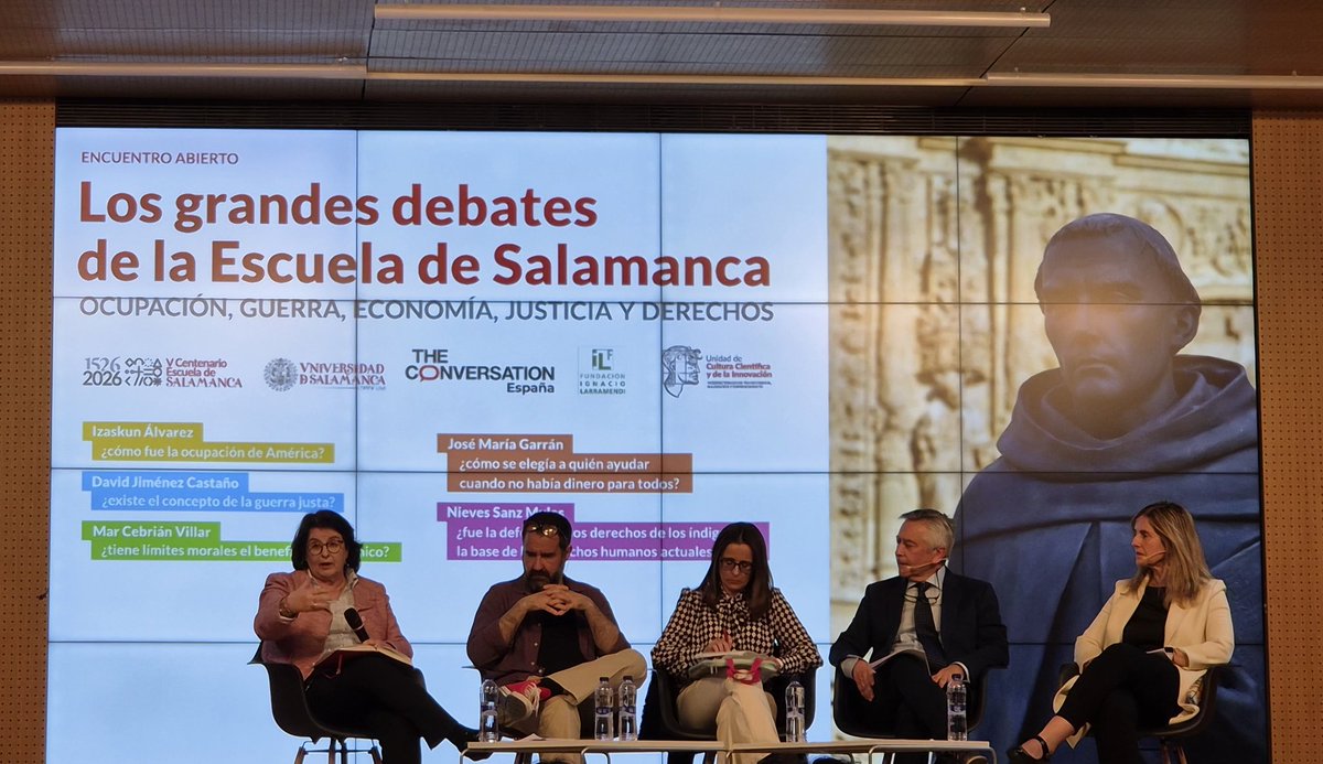 Fui a este evento donde señoros del público se escandalizaron porque dijeron que los españoles tenían esclavos en América. Uno de ellos le dijo a la catedrática en Historia de América: Igual y no has leído a Bernandino de Sahagún, deberías echarle un ojo. Y se quedó tan pancho...