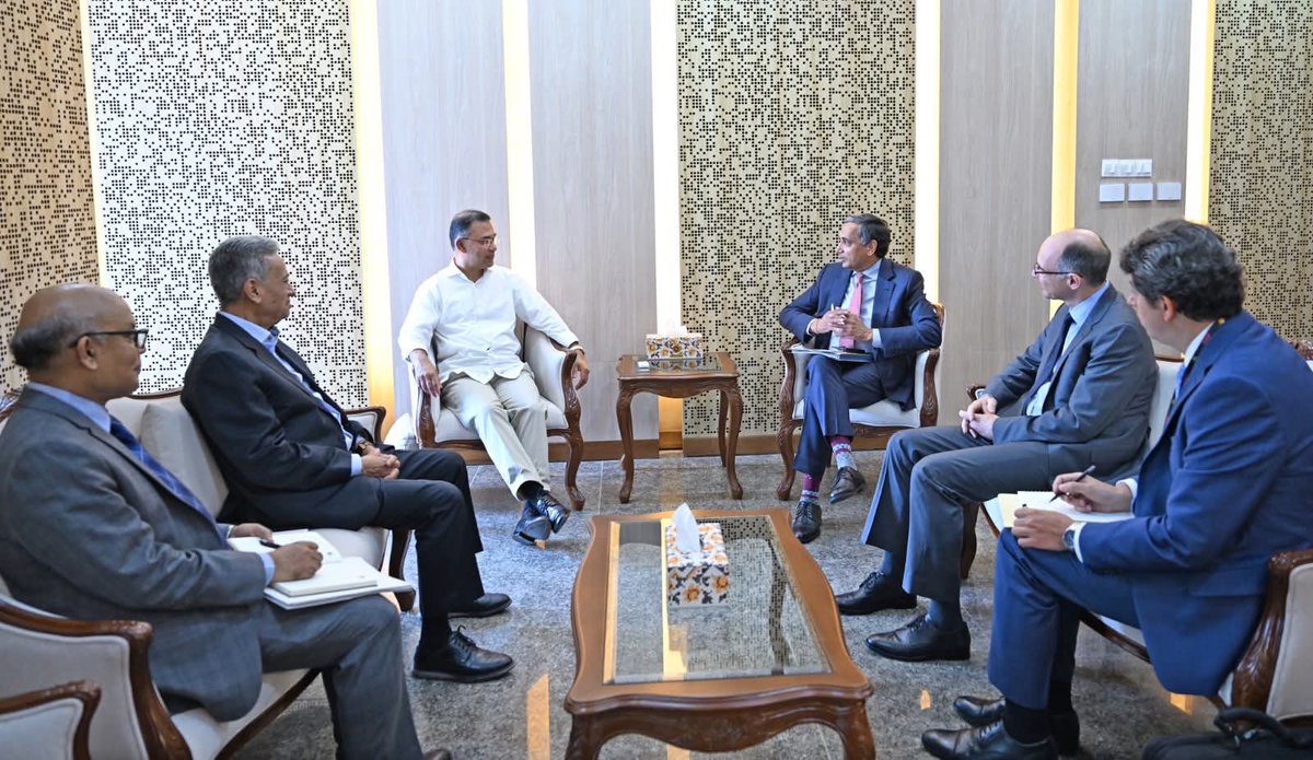 bdbnp78's tweet image. Today, Director of the Asia and Pacific Department at the International Monetary Fund, Krishna Srinivasan, paid a courtesy call on Honorable Prime Minister and BNP Chairman, Tarique Rahman, at the Bangladesh Secretariat in Dhaka.

@IMFNews

#BNP #TariqueRahman #PM #Bangladesh