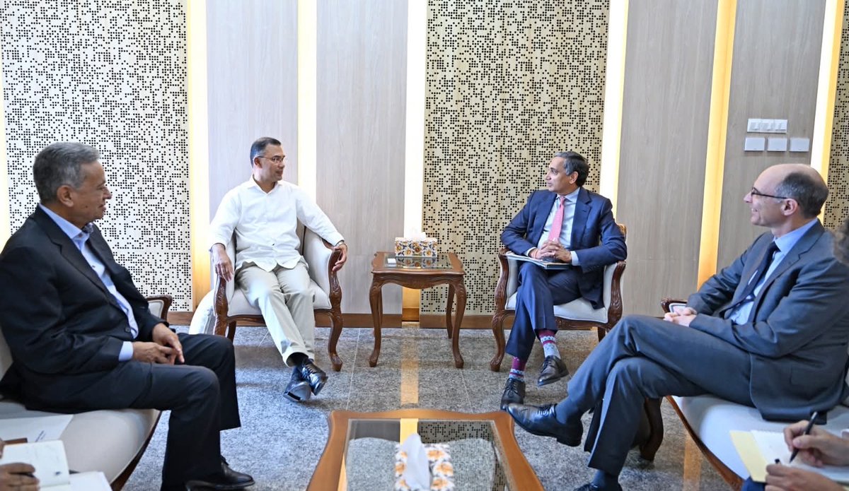 bdbnp78's tweet image. Today, Director of the Asia and Pacific Department at the International Monetary Fund, Krishna Srinivasan, paid a courtesy call on Honorable Prime Minister and BNP Chairman, Tarique Rahman, at the Bangladesh Secretariat in Dhaka.

@IMFNews

#BNP #TariqueRahman #PM #Bangladesh