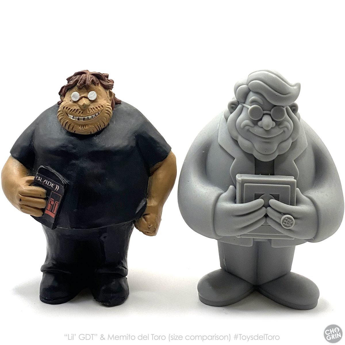 Chogrin's tweet photo. Size comparison between original #LilGdt (2001) &amp; #MemitodelToro (2025) figures.

Lil’ GdT was made by #Blade2 VFX supervisor #EdwardIrastorza and his team as a crew gift. Memito del Toro is a tribute / update to it. More at https://t.co/DciuCWdkTL

@RealGDT #GuillermodelToro https://t.co/zQfgGwxEtY