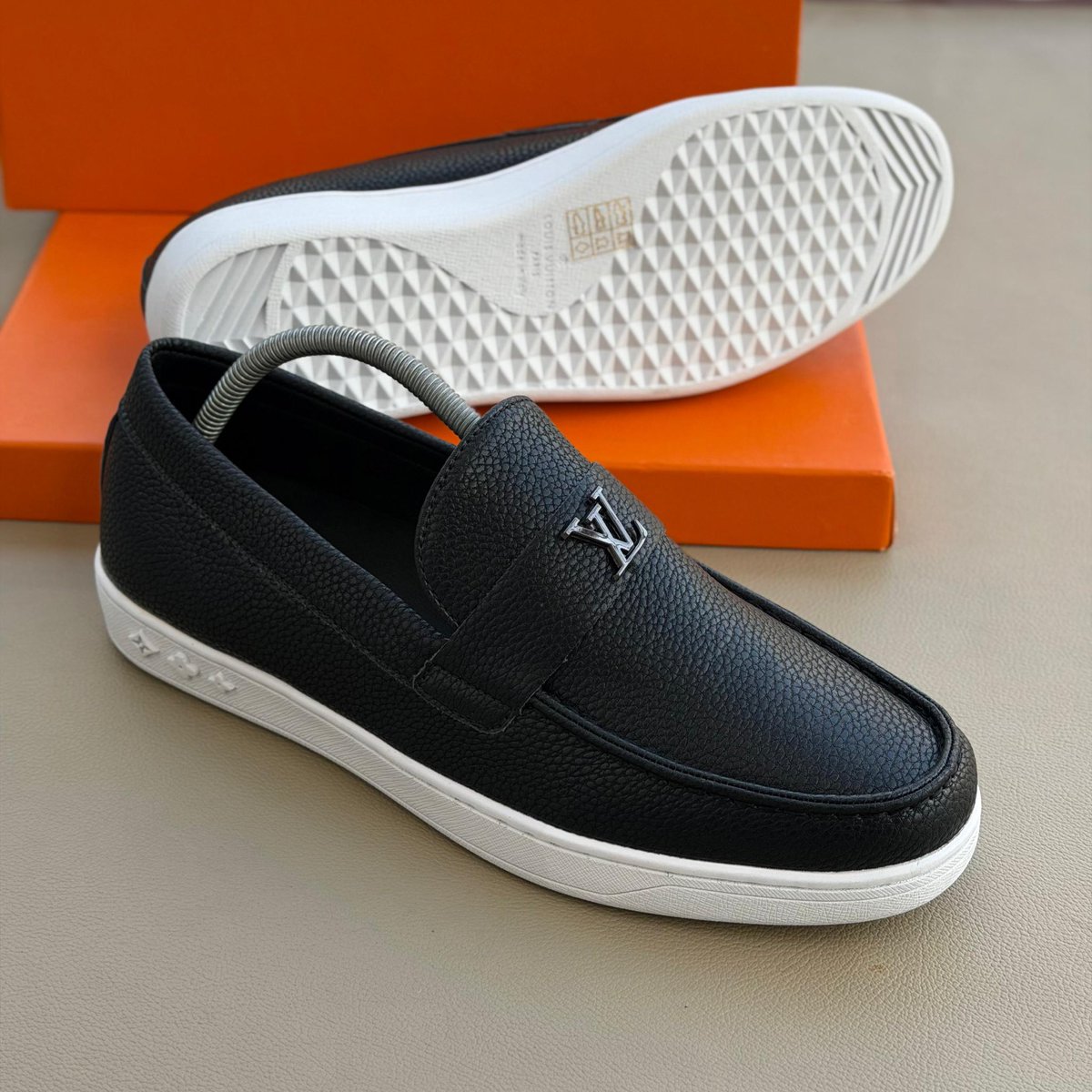 Queen Online Business tweet media