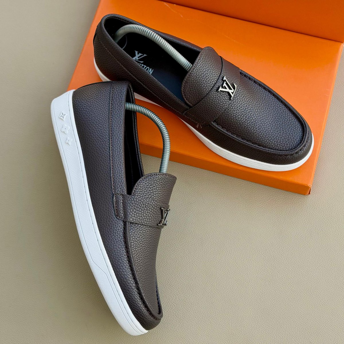 Queen Online Business tweet media