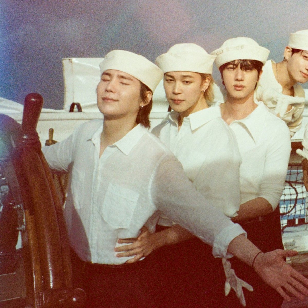 นั่นไง ถ่าย MV บนเรือ ท่าโพสไททานิคต้องมา 55555555555555555555555555