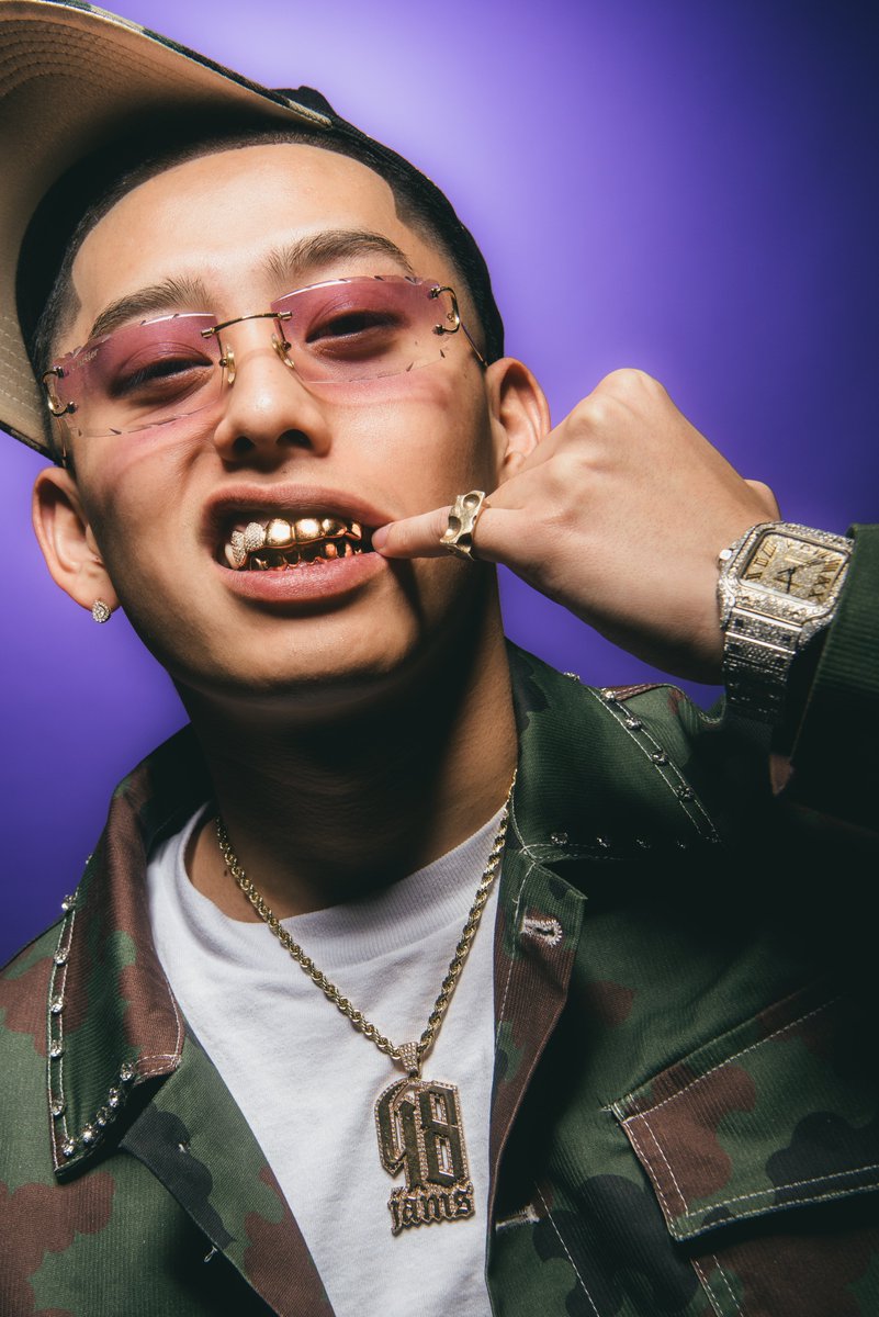 3/28(土)のハーフタイムパフォーマンスに、千葉出身ラッパー・eyden氏が登場。

POP YOURSやTHE HOPEといった大型ヒップホップフェスへの出演、自身初のワンマンライブも即完売するなど、着実に存在感を増している大注目のラッパー。
CROSSTOWN RIVALRYの熱量をさらに引き上げます。

▶︎ HOUSE PARTY