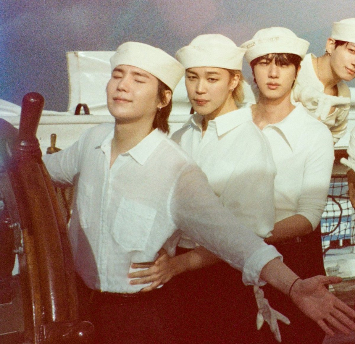 Cam aus 📌 tweet media