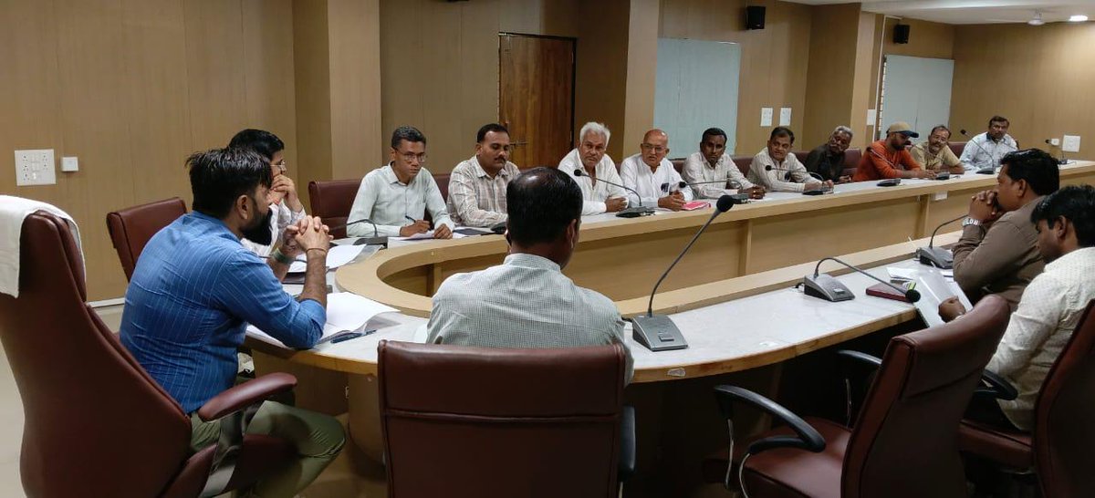 આજ રોજ માન. પ્રાંત અધિકારીશ્રી, બરવાળાના અધ્યક્ષ સ્થાને બરવાળા ખાતે માર્ચ-૨૦૨૬ના માસના તાલુકા સ્વાગત કાર્યક્રમનું આયોજન કરવામાં આવ્યું. <a href="/CMOGuj/">CMO Gujarat</a> <a href="/Collectorbotad/">Collector & DM Botad</a> <a href="/DDOBOTAD/">District Panchayat office Botad</a> <a href="/InfoBotadGoG/">Info Botad GoG</a> <a href="/InfoGujarat/">Gujarat Information</a>