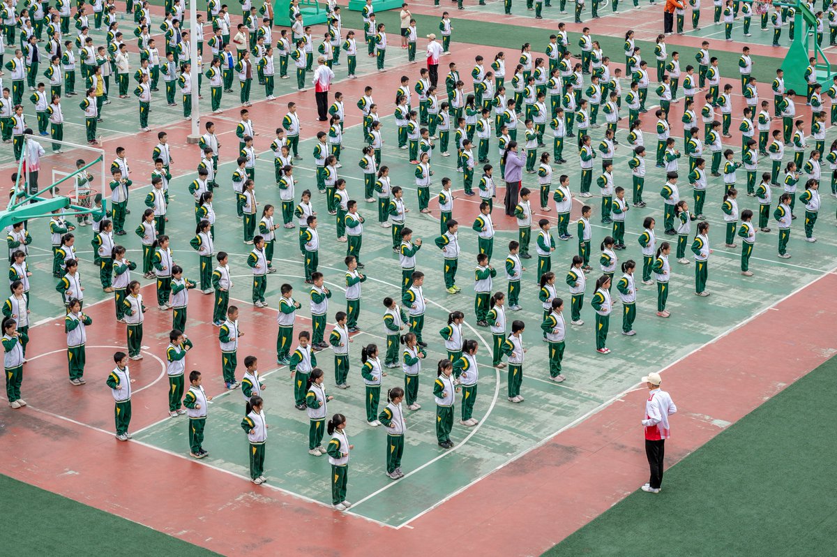 HolaFujian's tweet image. Southern Shaolin martial arts have stepped onto campuses in Putian. On the playground, more than 800 students train with powerful moves and resounding shouts, radiating youthful energy and vitality.
#SouthernShaolin #MartialArts #CampusLife #Putian #Fujian
@EmbSuarezSalvia