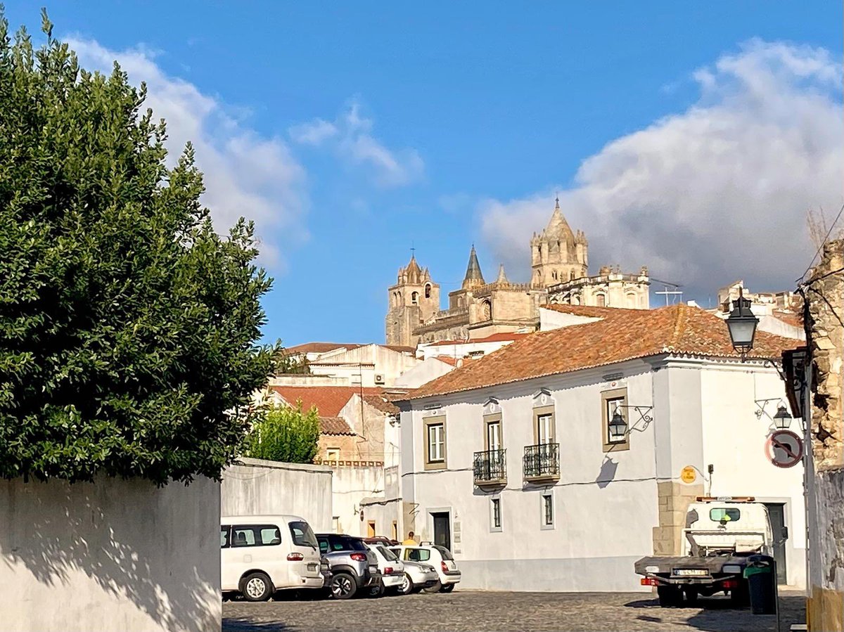 lizzie_hubbard2's tweet image. The  beautiful, historic city of #Evora in the #Alentejo region #Portugal 🇵🇹 
#VisitPortugal #BestOfPortugal 

Have a great #Tuesday