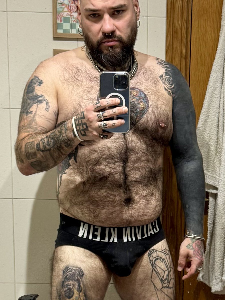 𝐤𝐡𝐫𝐢𝐬🔻☭ tweet media