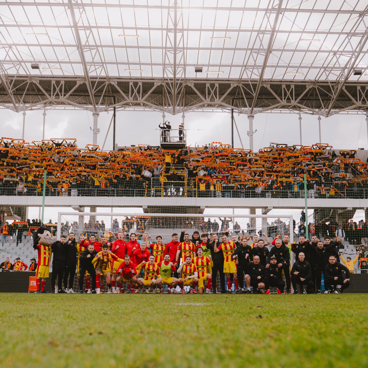 Important win before the national break . 3⃣✅

🟡🔴
<a href="/Korona_Kielce/">Korona Kielce</a> 
<a href="/SKZK1973/">Stowarzyszenie Kibiców Zjednoczona Korona</a>