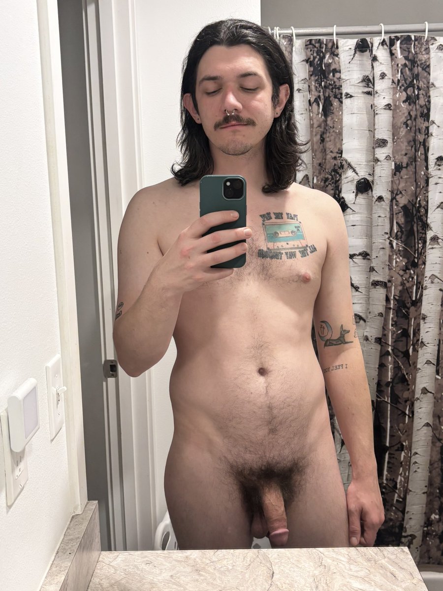 voyeurlawyer's tweet photo. Guess who’s naked again https://t.co/15q2XbeUfo