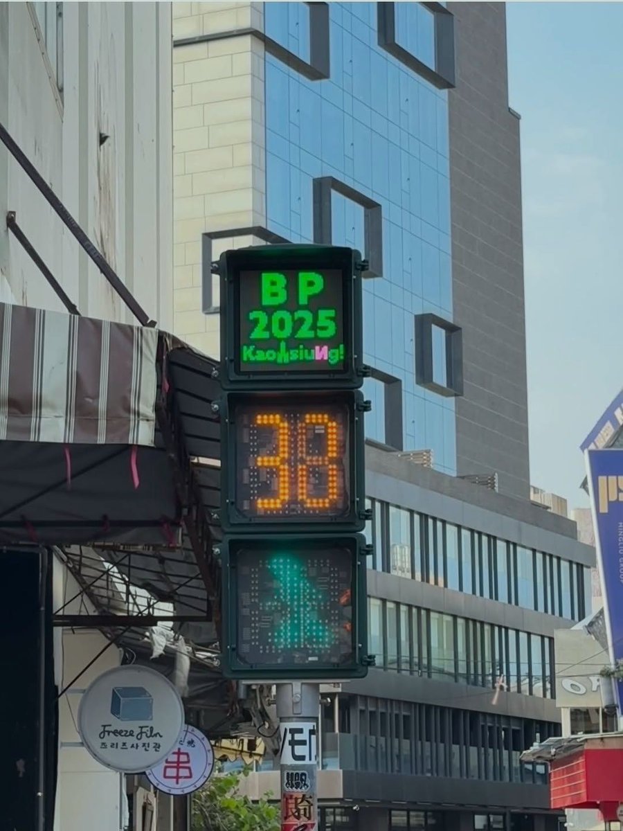 Nwey72's tweet photo. 每次品尝芝士焗龙虾，都仿佛在享受一场盛宴，其鲜嫩弹牙的口感令人欲罢不能，愉悦感油然而生。 https://t.co/kGsoISe5GI
