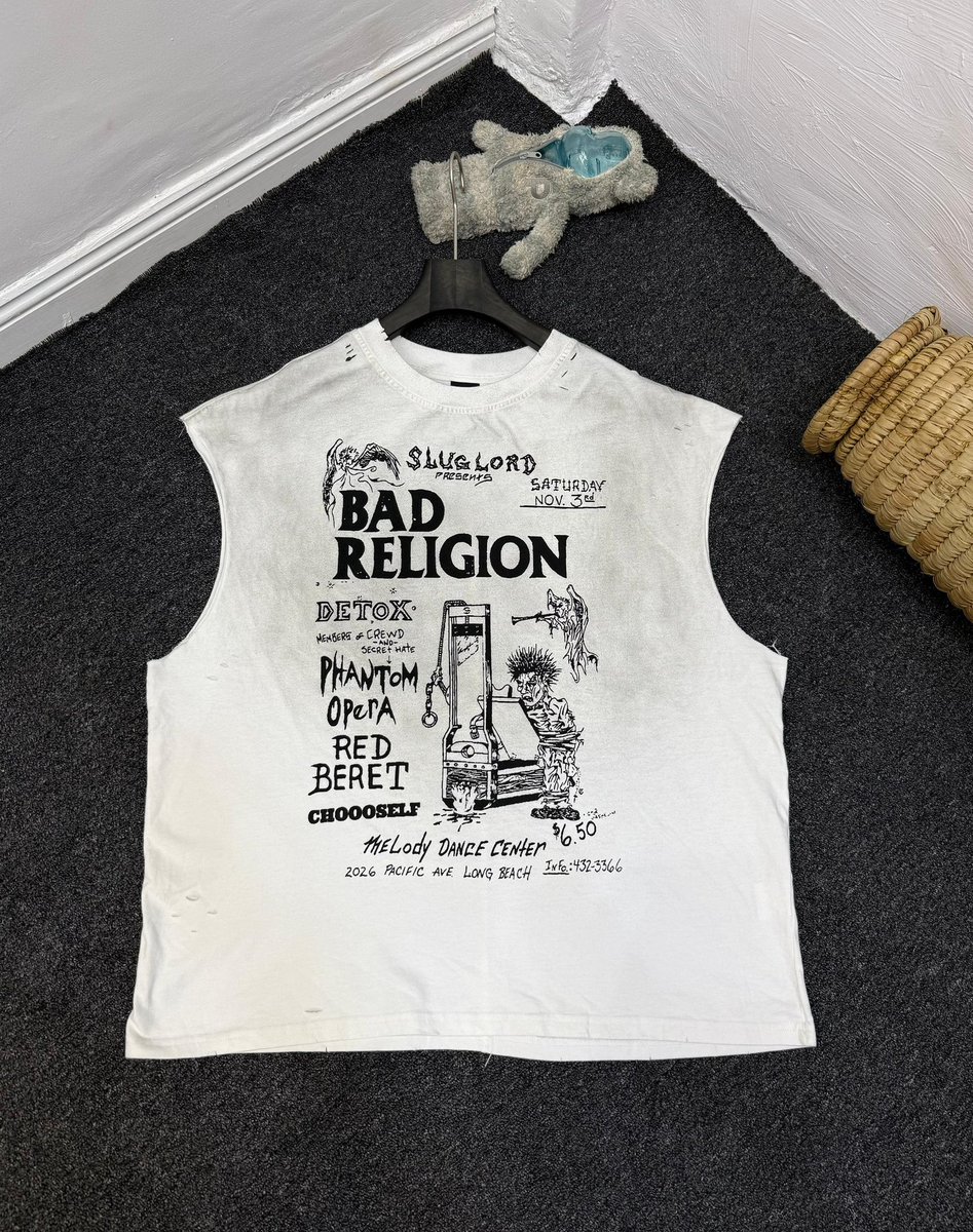 YourWears tweet media