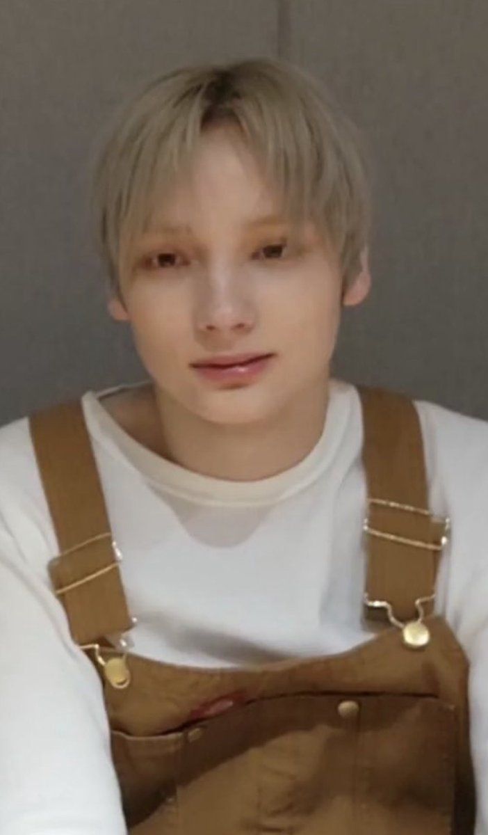 bread🍮 tweet media