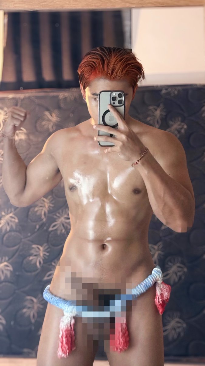 URDADDYISHERE tweet media