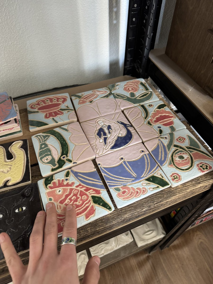 шматок смальти tweet media