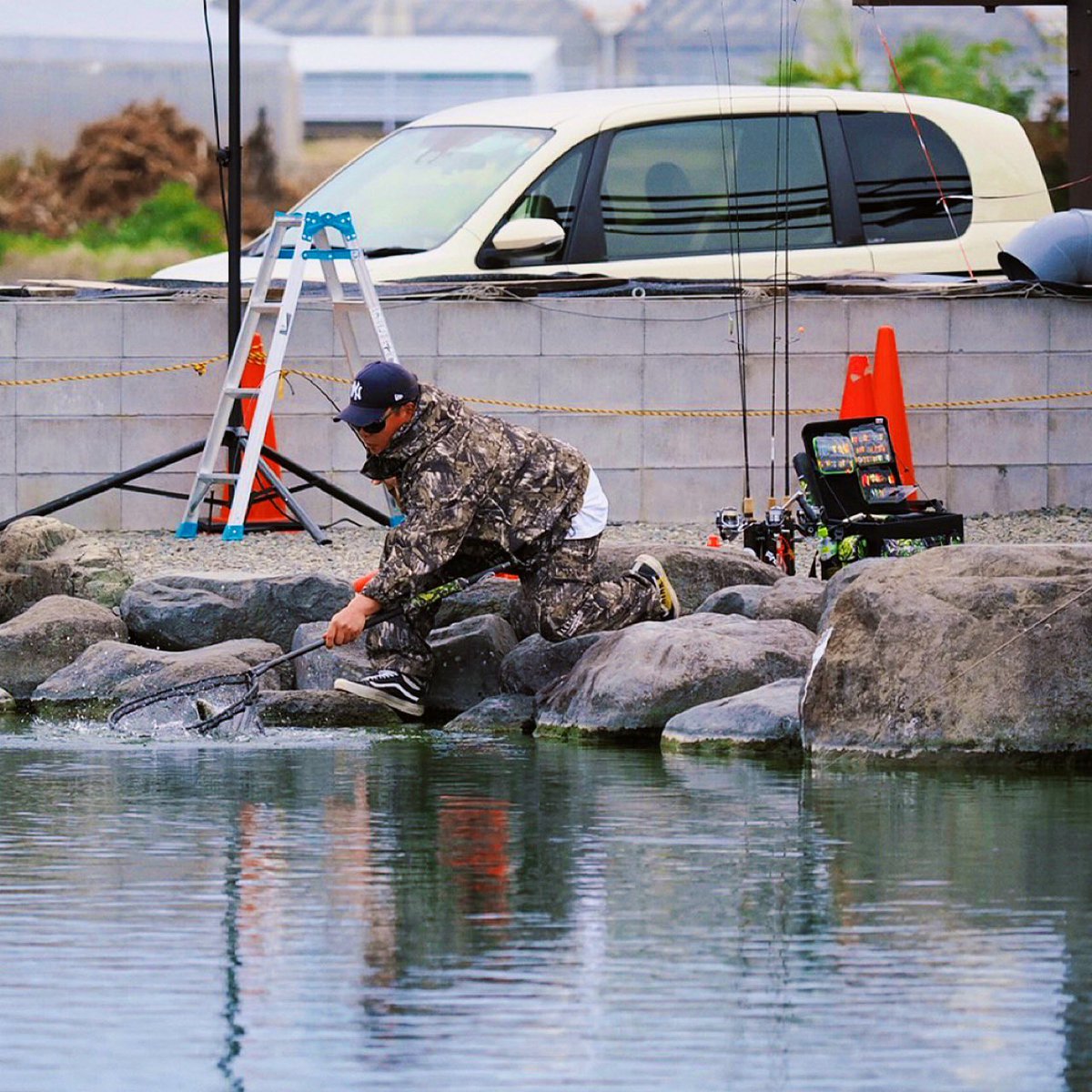 バヤシ tweet media