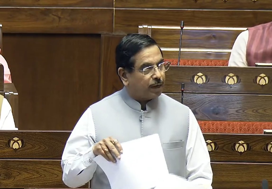 AIRNewsHindi's tweet image. उपभोक्‍ता मामले, खाद्य और सार्वजनिक वितरण मंत्री प्रल्‍हाद जोशी ने कहा है कि भारतीय मानक ब्‍यूरो-बीआईएस में पिछले दशक में बड़े बदलाव हुए है। इसके दायरे, तकनीकी पहुंच और सूक्ष्म, लघु और मध्यम उद्यम (#MSME) के लिए सहयोग में तीव्र विस्तार हुआ है।

#ParliamentSession