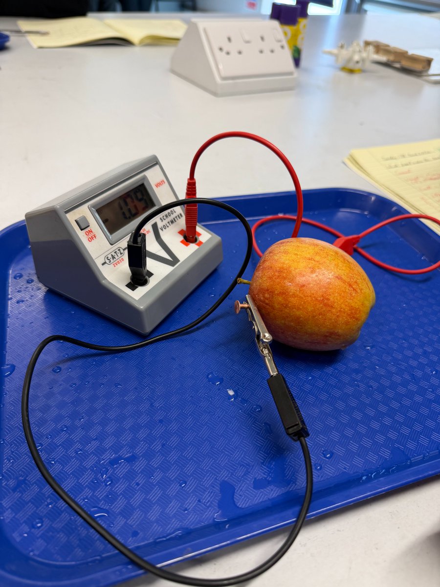 Delta_RASA's tweet image. Fantastic to see our students fully engaged in British Science Week practical's last week! 🔬 From fruit batteries to creating shadows to testing parachutes! They behaved brilliantly, showed curiosity, teamwork, and real enthusiasm for hands-on learning 👏 #BritishScienceWeek