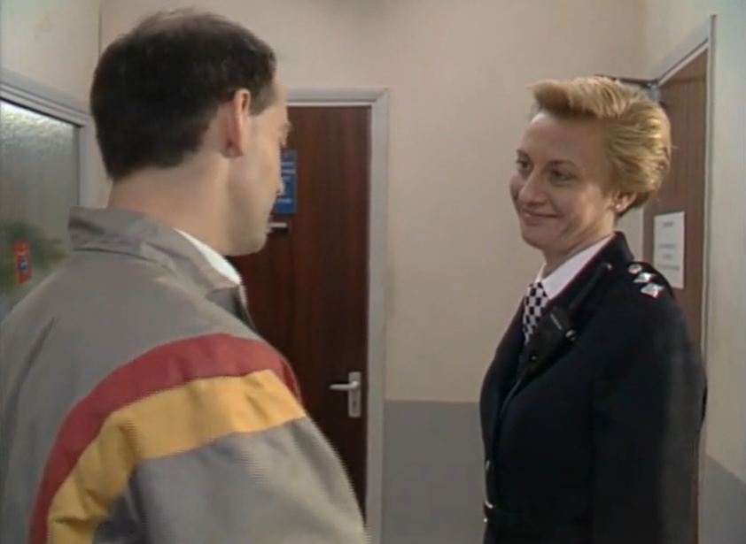 TheBillaton's tweet image. Good morning all! Today we are recommending a wonderful episode of #thebill written by J.C. Wilsher.  In the series 6 episode 'I Thought You'd Gone' Sun Hill says a fond farewell to two officers.