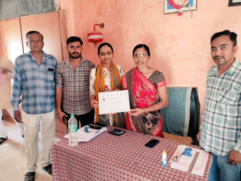 PHCBhanduri_MaliyaHatina tweet media