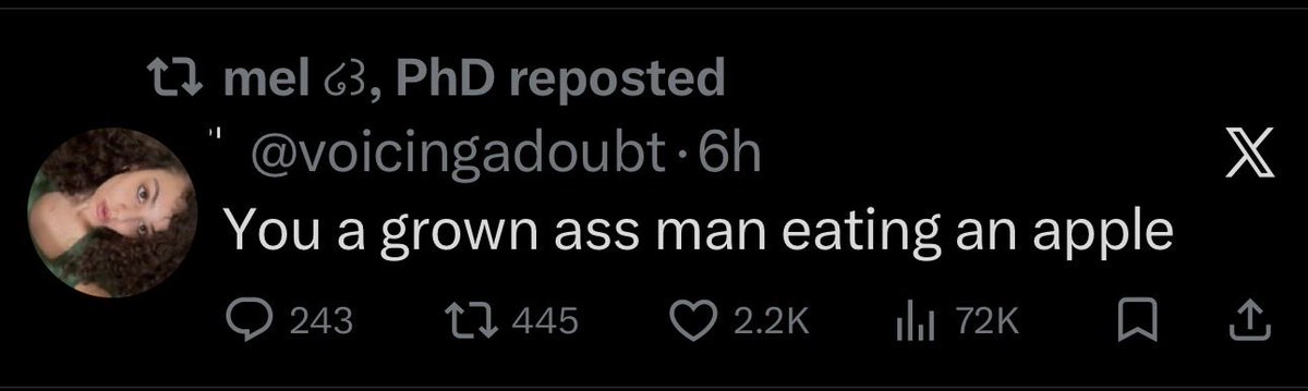 lee is listening to my chemical romanceee ◡̈ tweet media