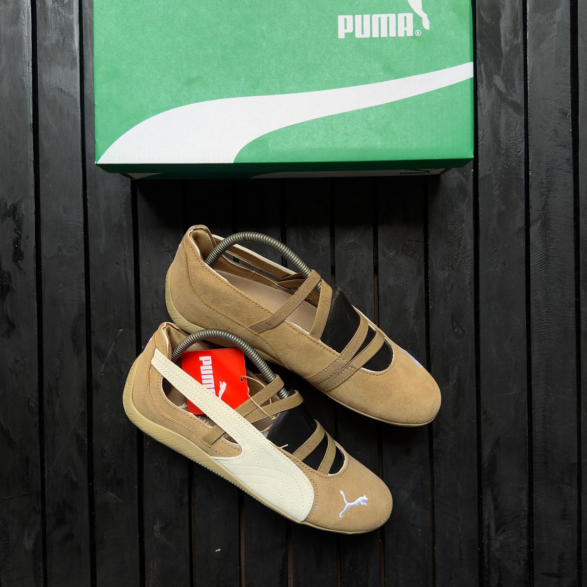 TeeKickz's tweet photo. Puma Speedcat Ballet Cafe Flat Sole Shoes

🩰 Size: 37-41 Available✅
💬DM For Price Now❗️

#TeeKicks https://t.co/01XUqo2pDw