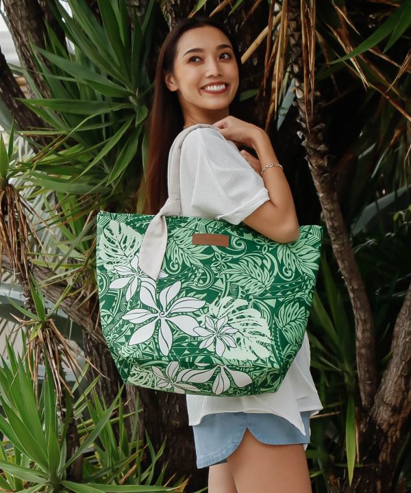 KahikoHawaii's tweet image. ＼＼✨今売れています✨／／

《BAG特集》
毎日使いたい🎵ハワイアンリュックが大人気🌈

その他にも大容量からコンパクトまで、種類豊富な200点以上のラインナップ🌺

バッグ一覧はコチラ
▶️bit.ly/4sy593x

#HAWAII #BAG