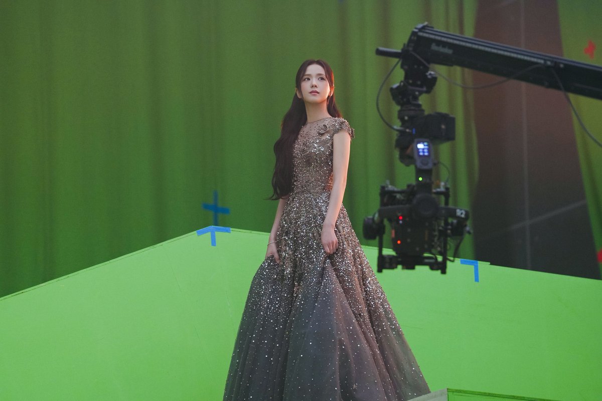 jisoo pics tweet media