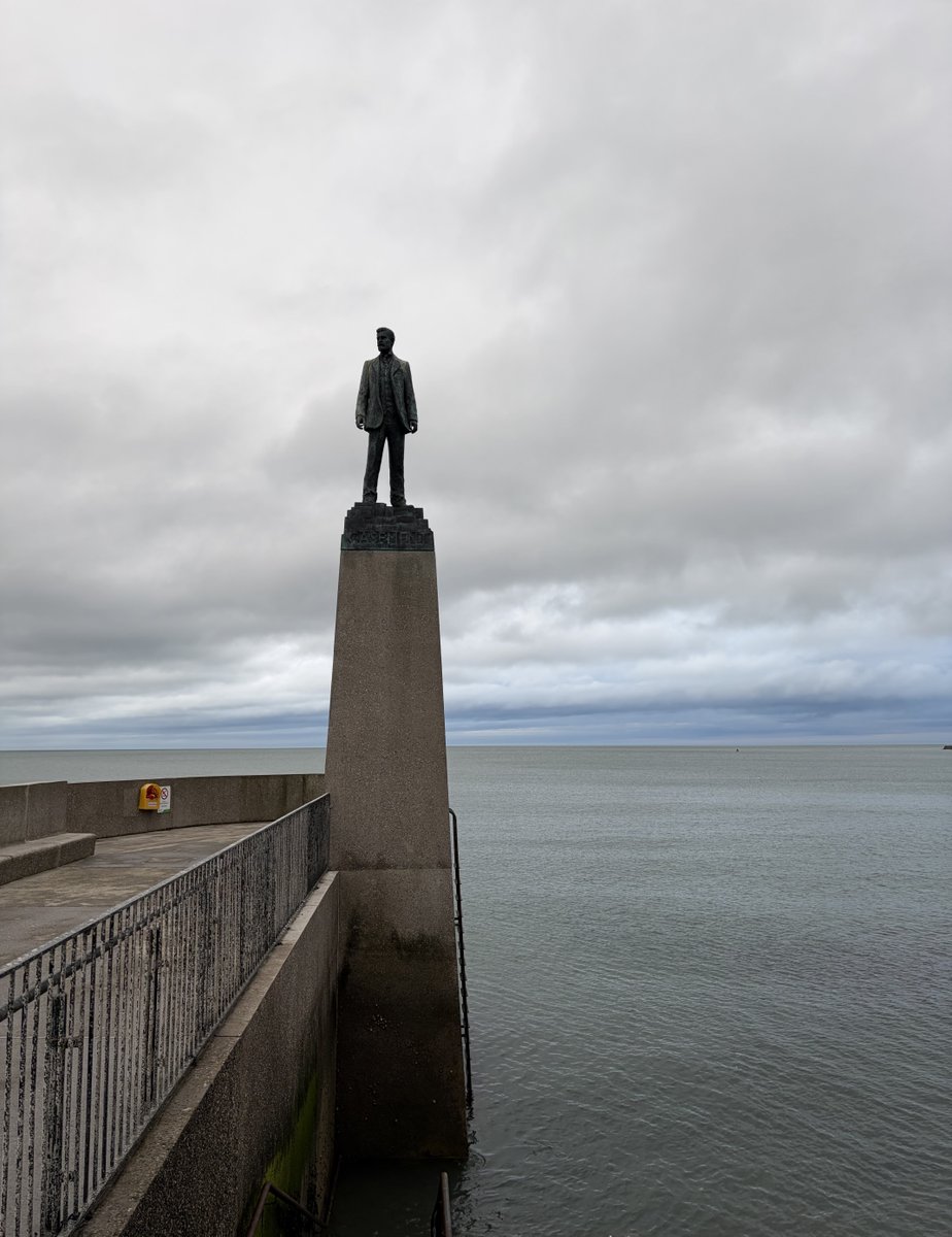 lilycogan tweet media