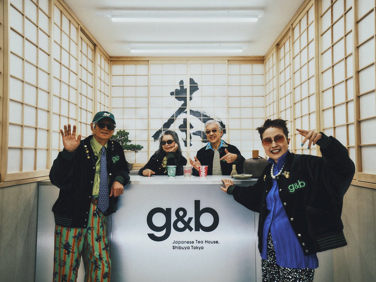 gbcha_'s tweet photo. オシャレを楽しむ爺ちゃん婆ちゃんが働く
G-CHA &amp; Ba-CHA（ジーチャバーチャ） 

というお茶屋さんを始めました◎  

◎タレントさんではありません ！
◎平均年齢73歳、最年長は80歳
◎全7種のお茶メニュー

渋谷駅から2分です！あそびにきてね〜◎ https://t.co/mNiFciRQAB