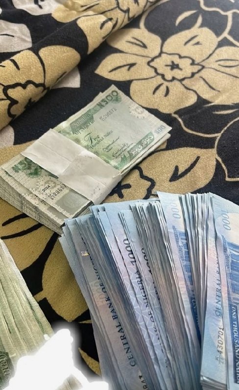 pretty Ari🌹🎀 tweet media